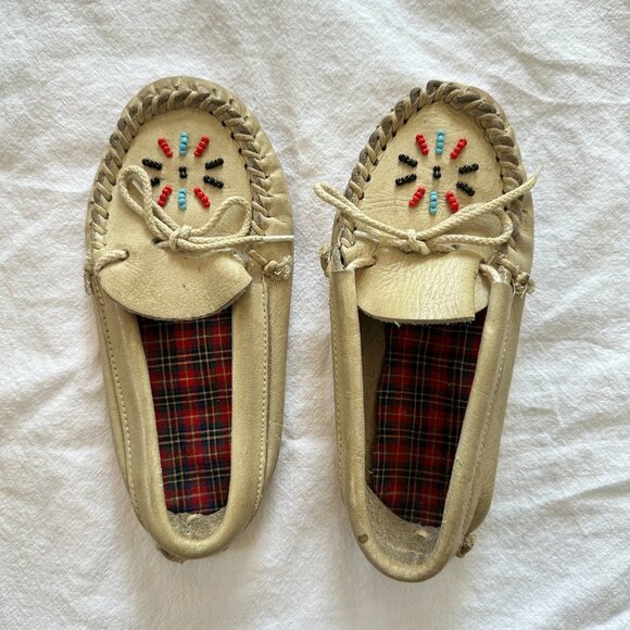 Minnetonka Style Beaded Leather Moccasins - Picture 9 of 13